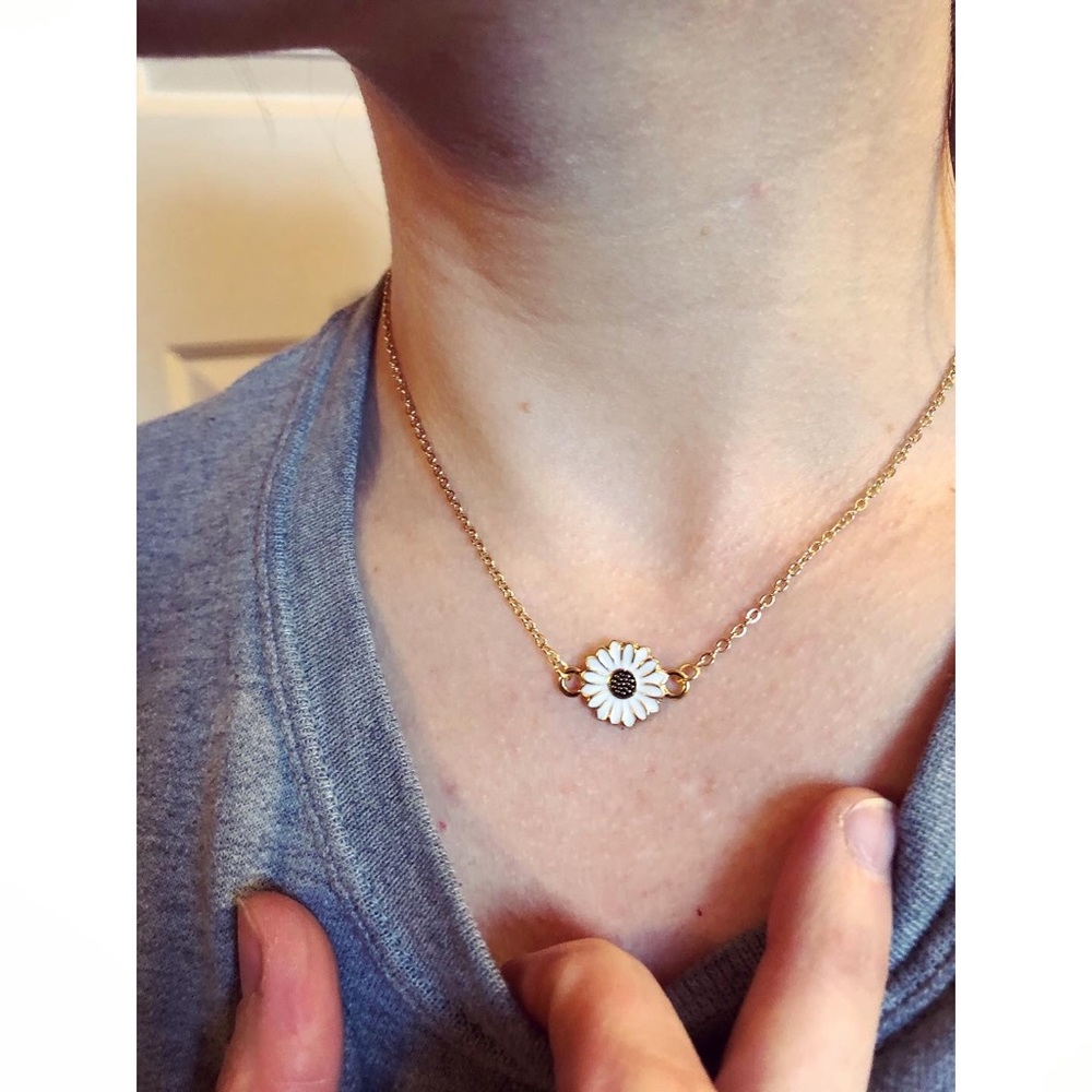 Best Friend Daisy Necklaces